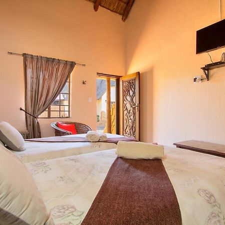 All Over Africa Guest House Kempton Park Bagian luar foto