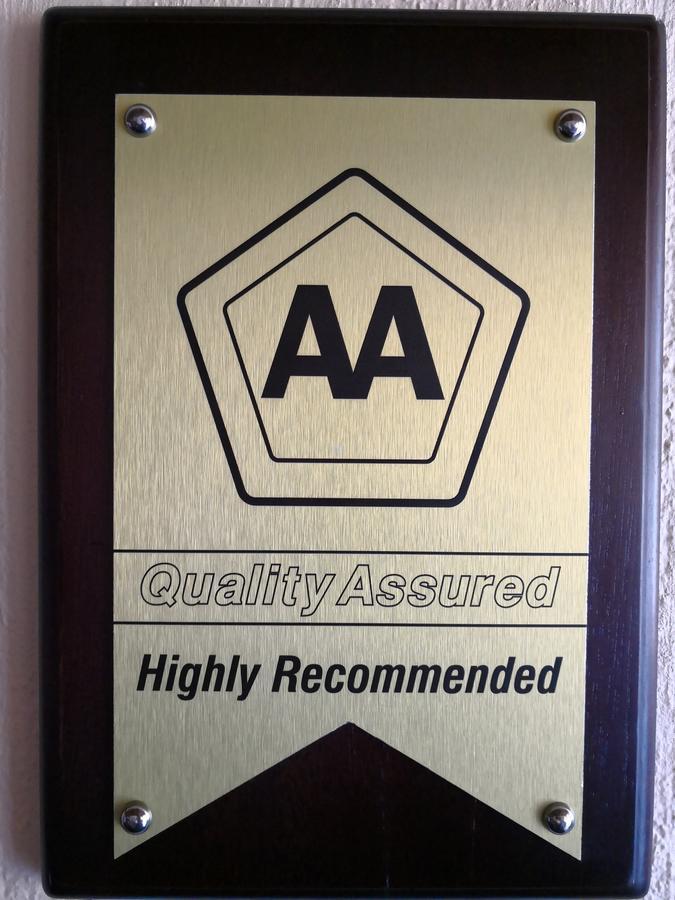 All Over Africa Guest House Kempton Park Bagian luar foto