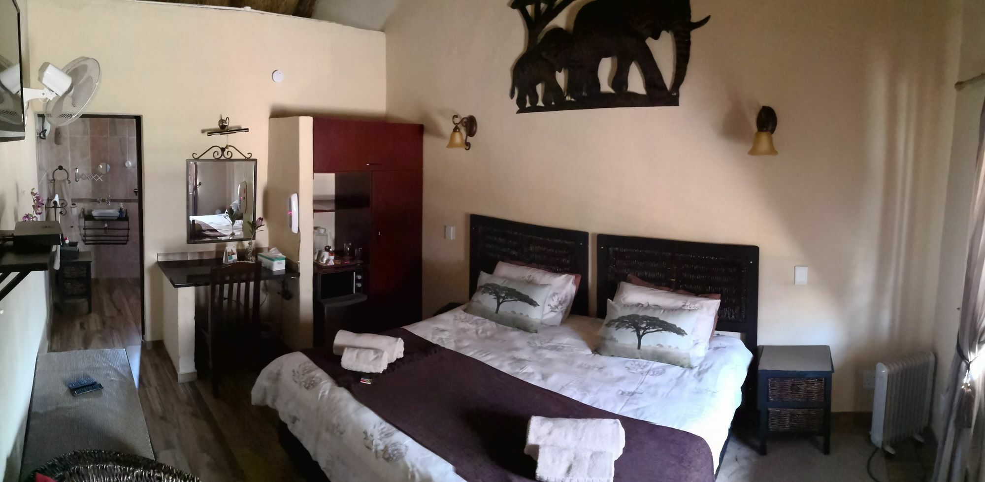 All Over Africa Guest House Kempton Park Bagian luar foto