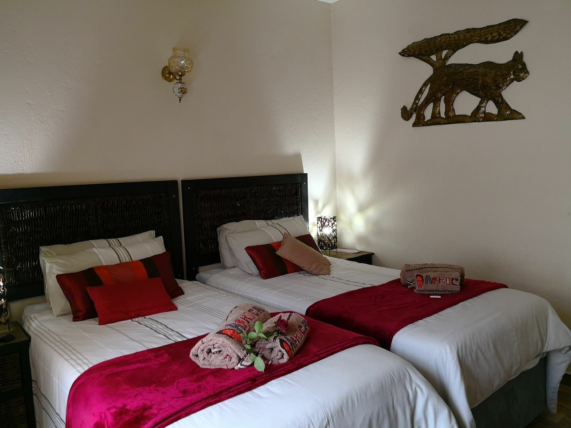 All Over Africa Guest House Kempton Park Bagian luar foto