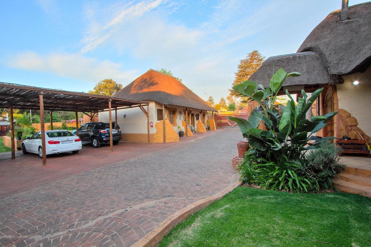 All Over Africa Guest House Kempton Park Bagian luar foto