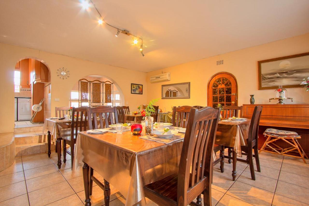 All Over Africa Guest House Kempton Park Bagian luar foto